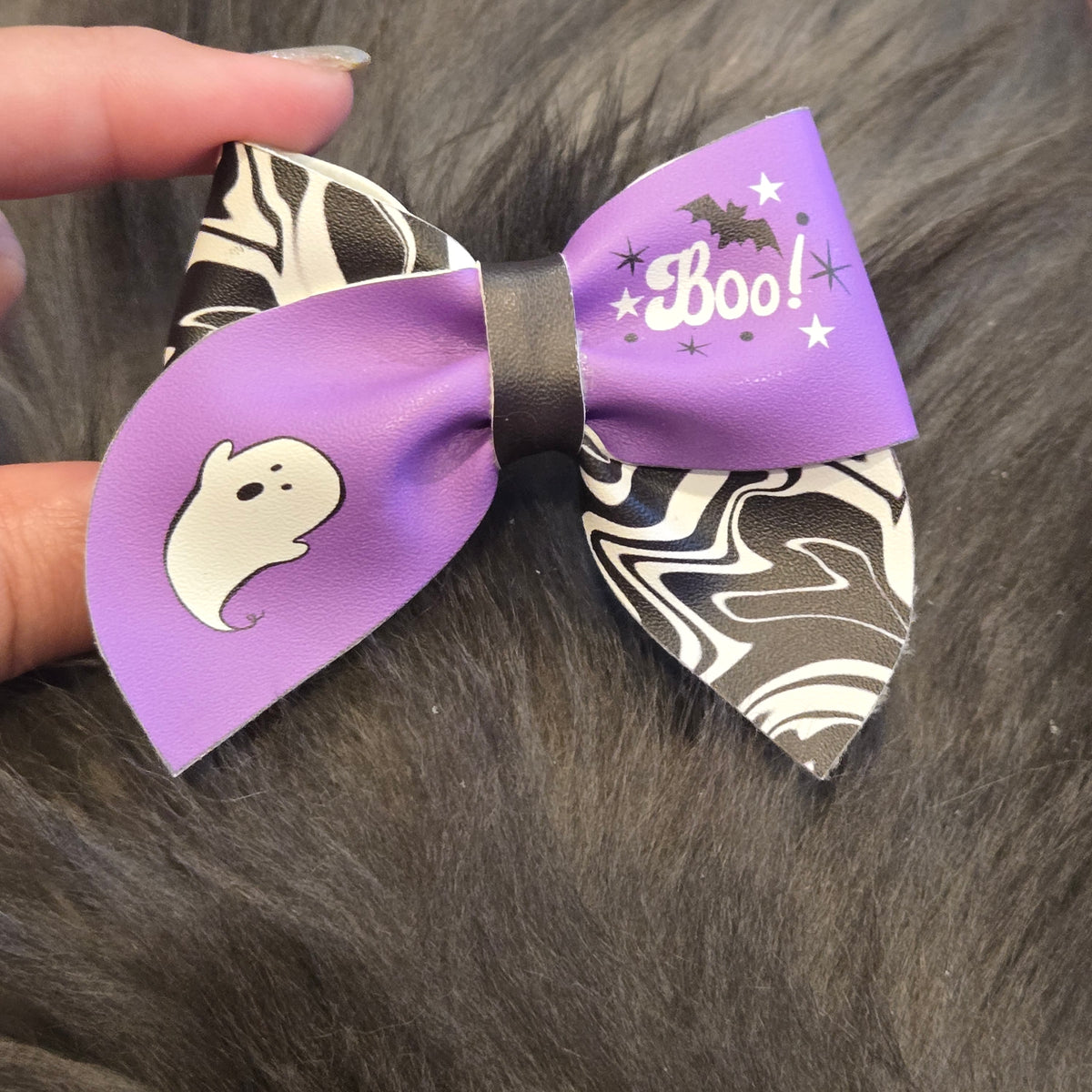 🎃 Spooky Ghost Hair Bow – Halloween Faux Leather Bow
