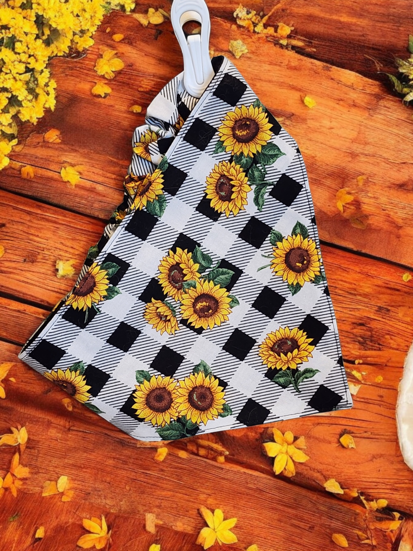 Blk/White Gingham with Sunflower Bandanas